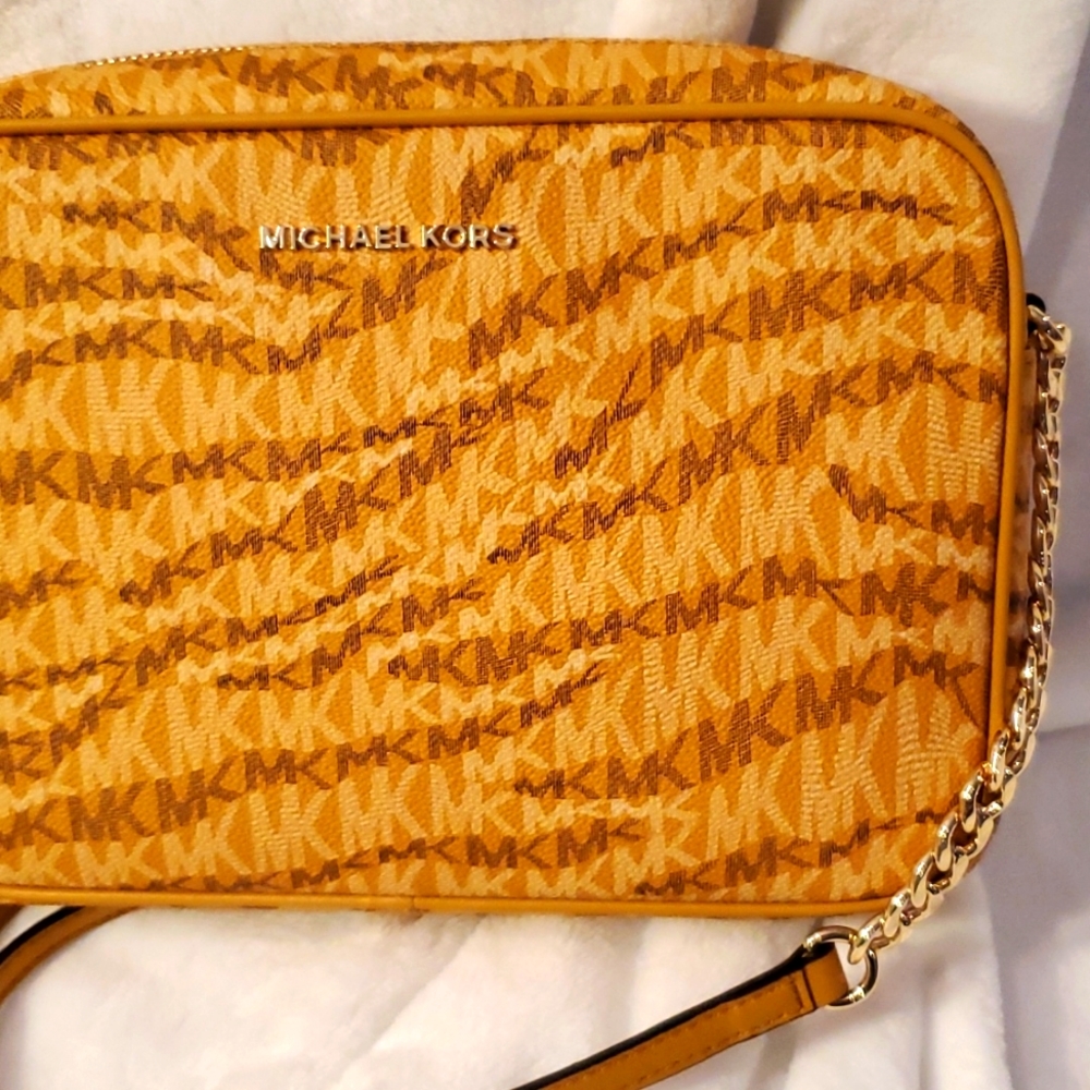 SOLD 🌟 NEW 🌟 Michael Kors Lg Jet Set Crossbody Bag - Picture 2 of 9